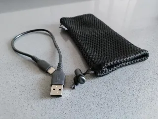 Iniu Power Bank con funda y cable