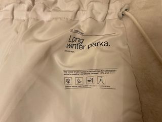 Parka Zara blanco roto con capucha