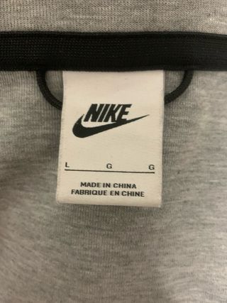 Chaqueta Nike Tech Gris