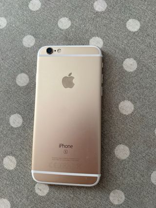 iPhone 6S color dorado.