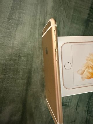 iPhone 6S color dorado.