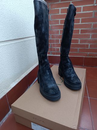 Botas de piel altas negras