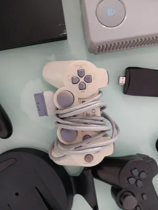 Consola Sony PlayStation 1 +la 2 y Accesorios.