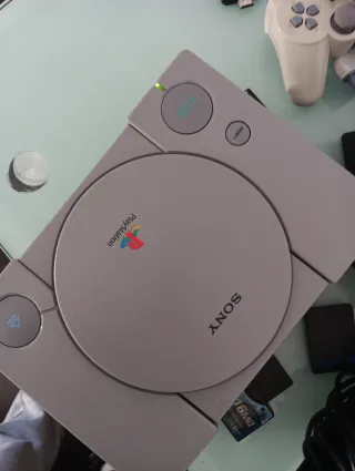 Consola Sony PlayStation 1 +la 2 y Accesorios.