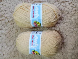 2 Ovillos Nido Katia 541