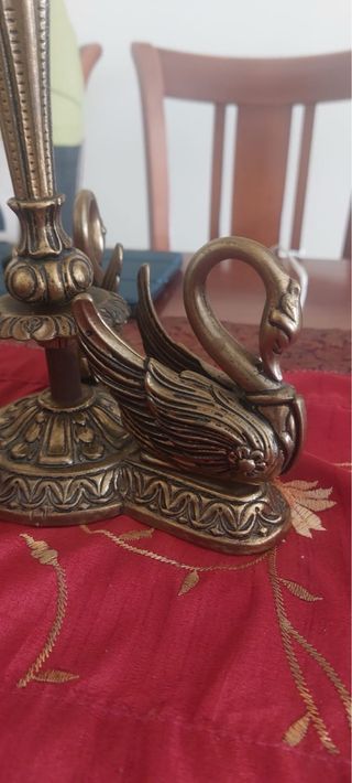 Lámpara de bronce estilo cisne