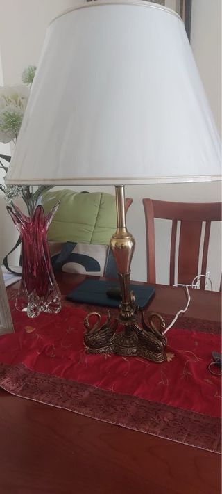 Lámpara de bronce estilo cisne