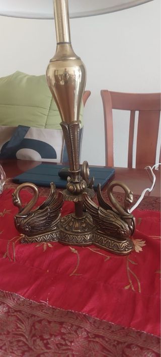 Lámpara de bronce estilo cisne