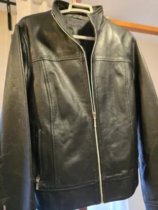 Cazadora de cuero ZARA Negra