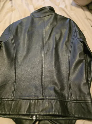 Cazadora de cuero ZARA Negra