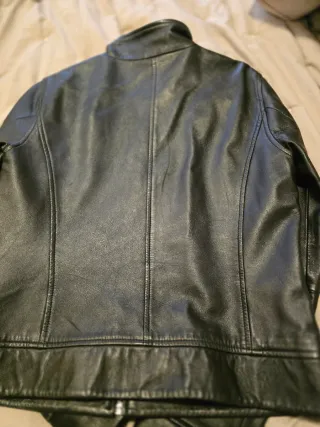 Cazadora de cuero ZARA Negra