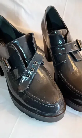 Zapatos charol tacón mujer