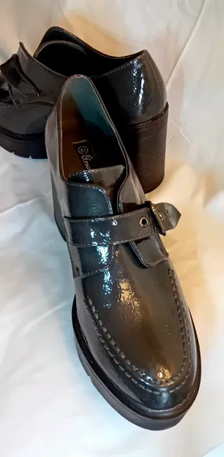 Zapatos charol tacón mujer