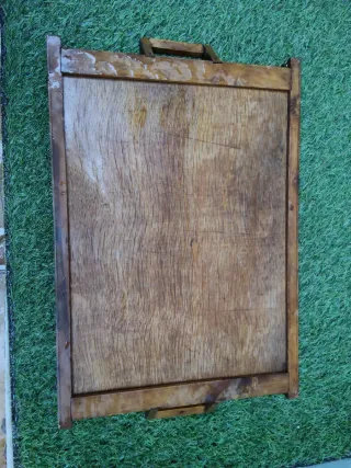 Bandeja madera antigua con diseño