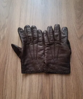 Guantes de cuero marrones