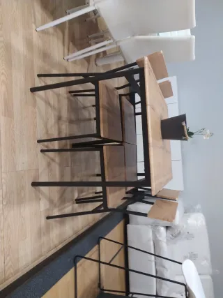 Mesa y 4 Sillas