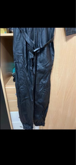 Mono cuero negro talla M