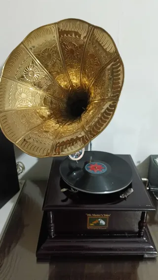 Grammofono Vintage Quadrato