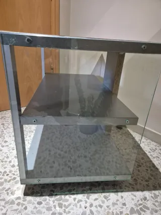 Mueble TV/Pecera con Ruedas