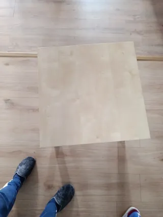 Mesa Ikea Lack madera marrón beis