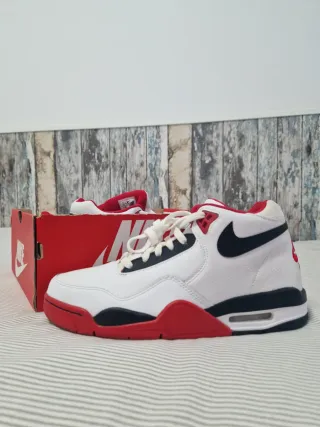 Nike Flight Legacy Blancas y Rojas