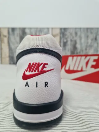 Nike Flight Legacy Blancas y Rojas