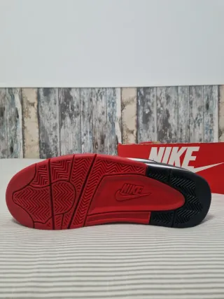 Nike Flight Legacy Blancas y Rojas