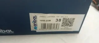 Zapatos de seguridad marrones y grises