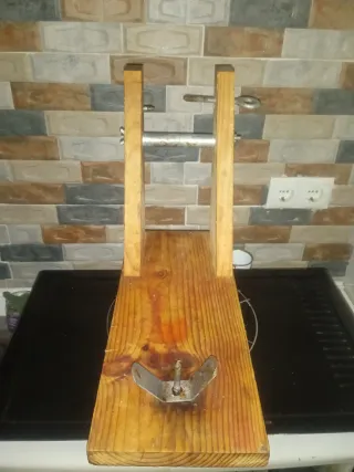 Jamonero de madera y metal