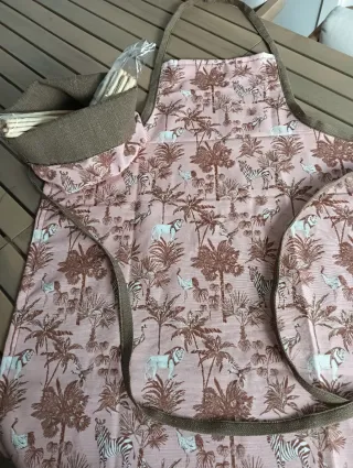 Conjunto delantal y cesto para el pan estampado