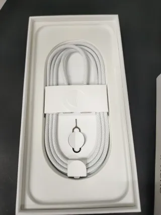 iPhone 16 Pro Max Dorado