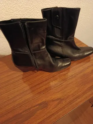 Botines de piel negros