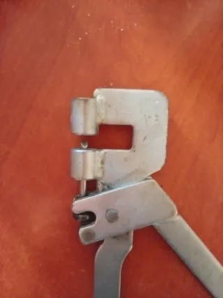 Pinza perfiles de pladur marca patent 90053