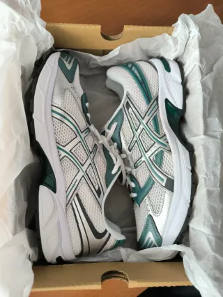 ASICS GEL-1130 Blancas/Verdes Talla 43.5 NUEVAS