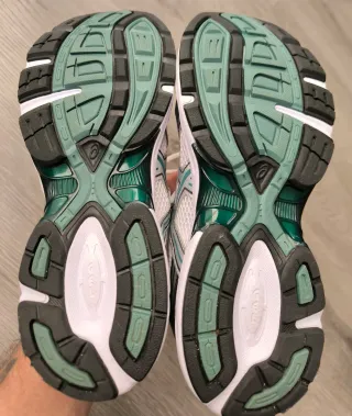 ASICS GEL-1130 Blancas/Verdes Talla 43.5 NUEVAS