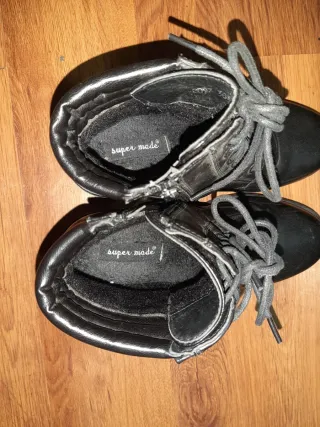 Botines Negros con Cordones y Cremallera