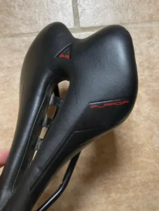 Sillín ciclismo Astvte Pilarga Negro