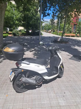 Peugeot Tweet 125cc Agosto 2018