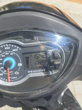 Peugeot Tweet 125cc Agosto 2018