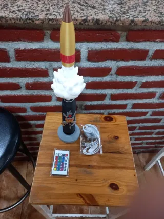 Lámpara 3D cohete multicolor de la Legión.