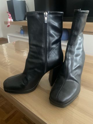 Botines negros piel con cremallera