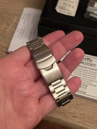 Reloj Orient M-Force Automático 200M Rojo