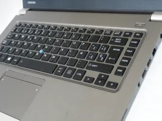 TOSHIBA ORDENADOR PORTÁTIL i7 SSD 16G RAM