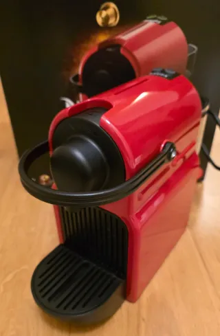 Cafetera Nespresso Krups Roja