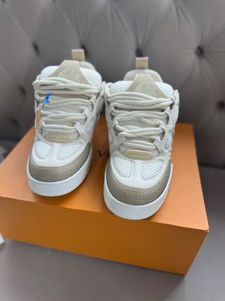 Sapatilhas Louis Vuitton Bege e Brancas