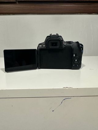 Cámara Canon EOS 250D