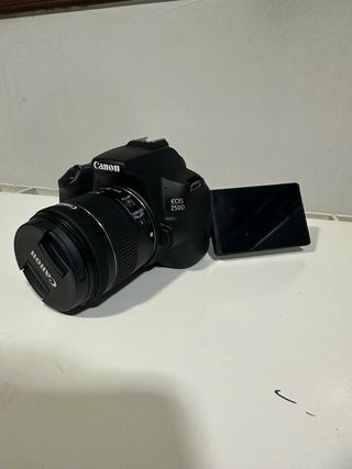 Cámara Canon EOS 250D