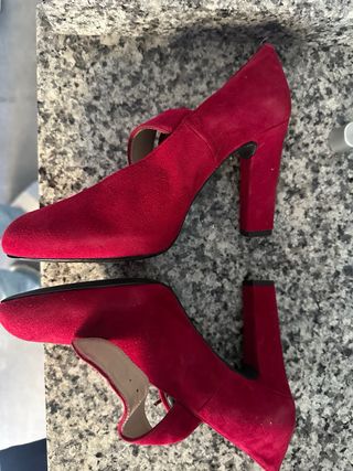 Zapatos Unisa rojos ante