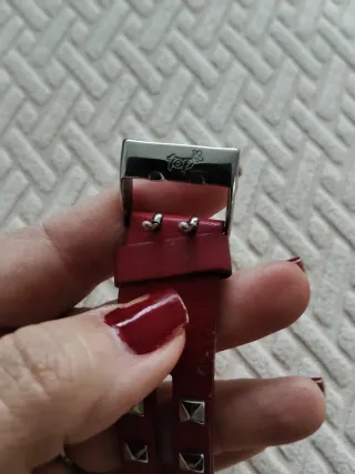 Reloj Viceroy rojo con tachuelas