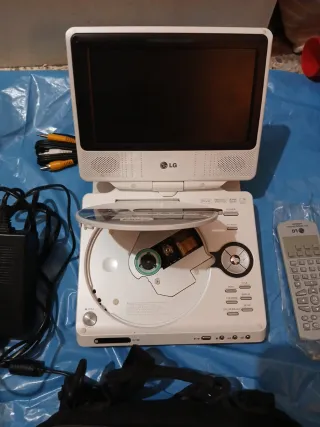 Reproductor DVD Portátil LG Coche